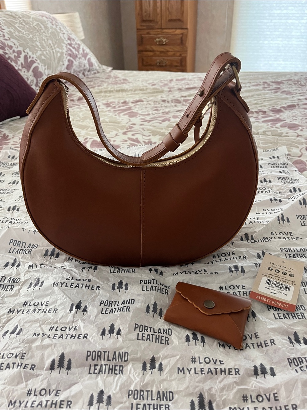 🍯 Portland Leather Nora Shoulder Bag + Matching Card Case BRAND NWT